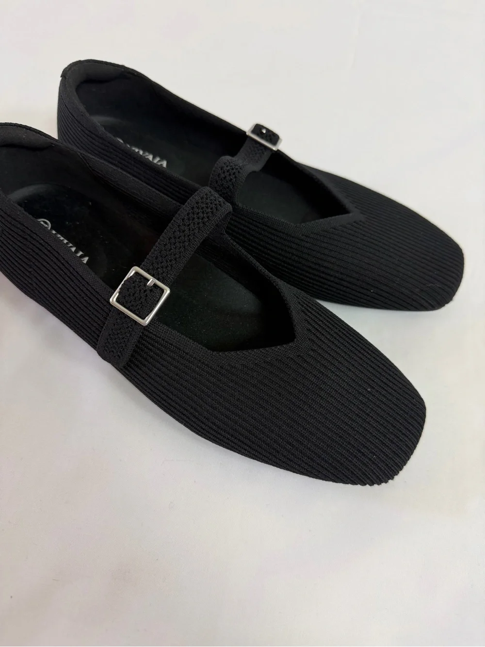 Vivaia Margot Mary Jane Flats, size 40W.
